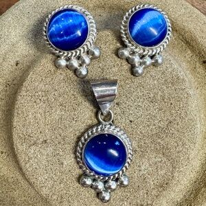 Vintage Brilliant Blue Cat’s Eye in .925 Sterling Silver Earrings + Pendant